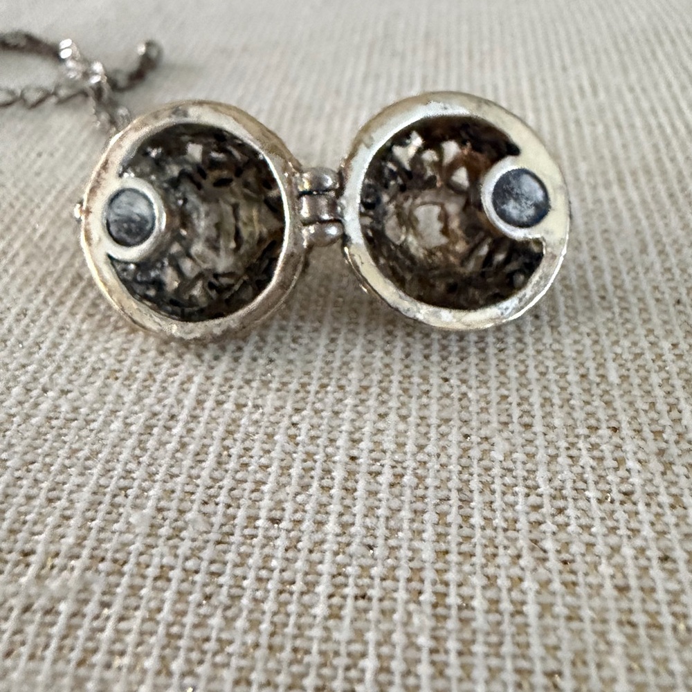 Silver-Toned Filigree Sphere Pendant Necklace. - Picture 5 of 6